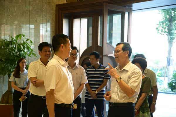 中共汕头市澄海区委书记刘永铭一行莅临猛狮总部视察调研