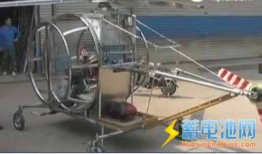 山东钟表修理工自造锂电池动力飞机