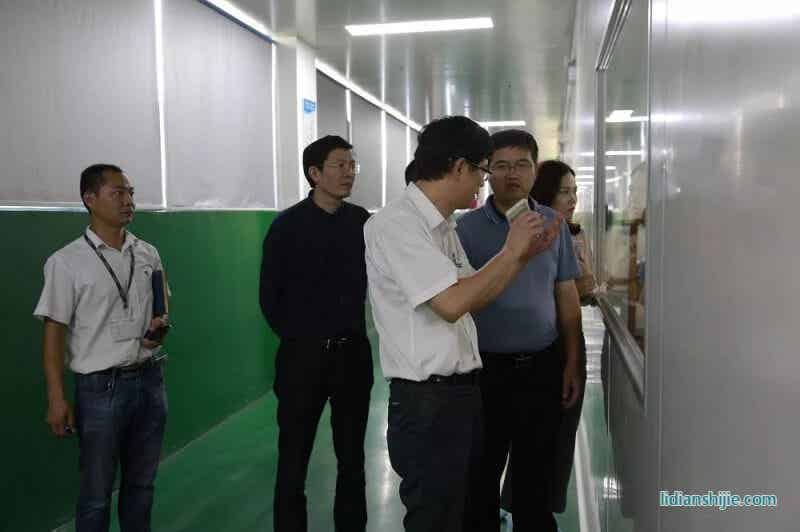 参观鹏辉能源河南生产基地