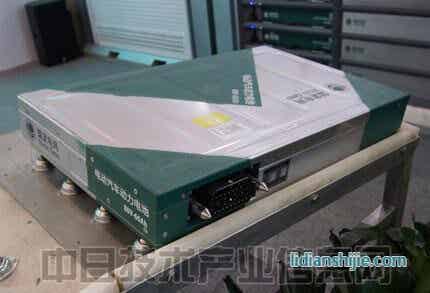 可换式电池单元