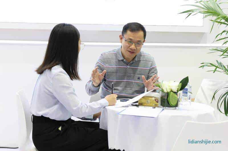 华自科技副总裁兼精实董事长、总经理黄剑波