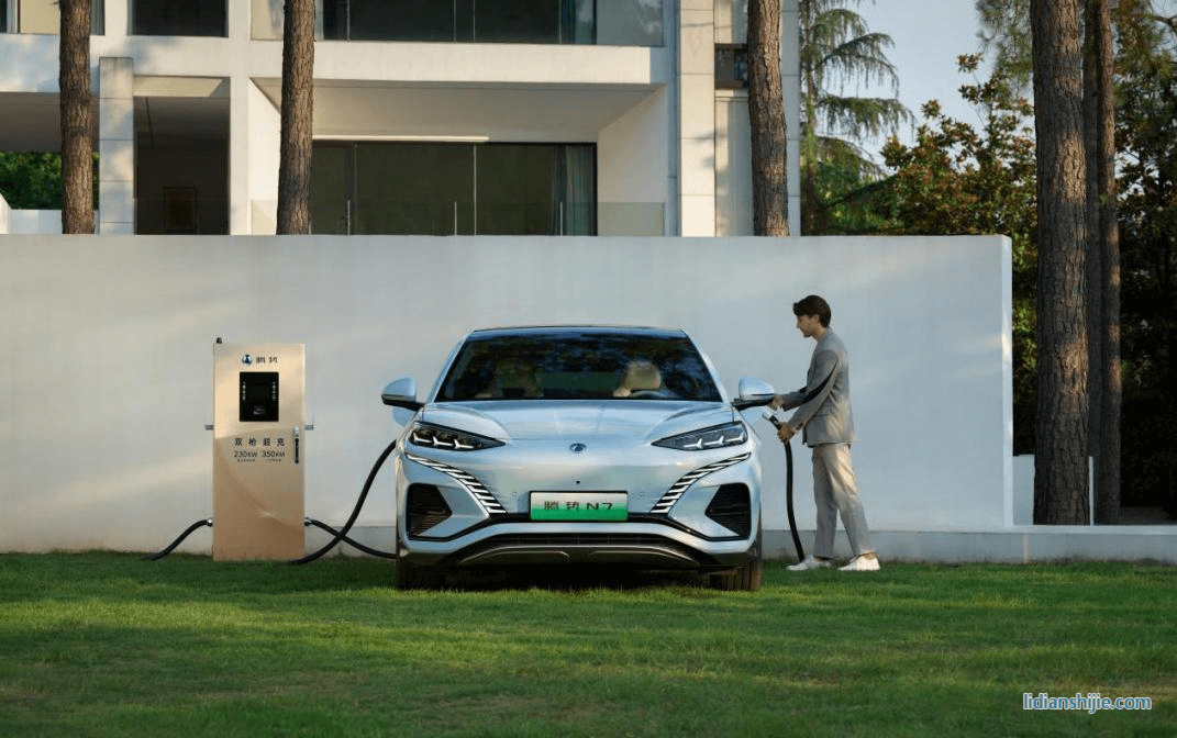 8年前首创800V高压平台 比亚迪再创黑科技让快充秒变超充