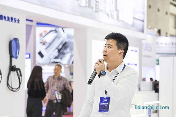 星云股份内部4名产品专家现场进行主题分享