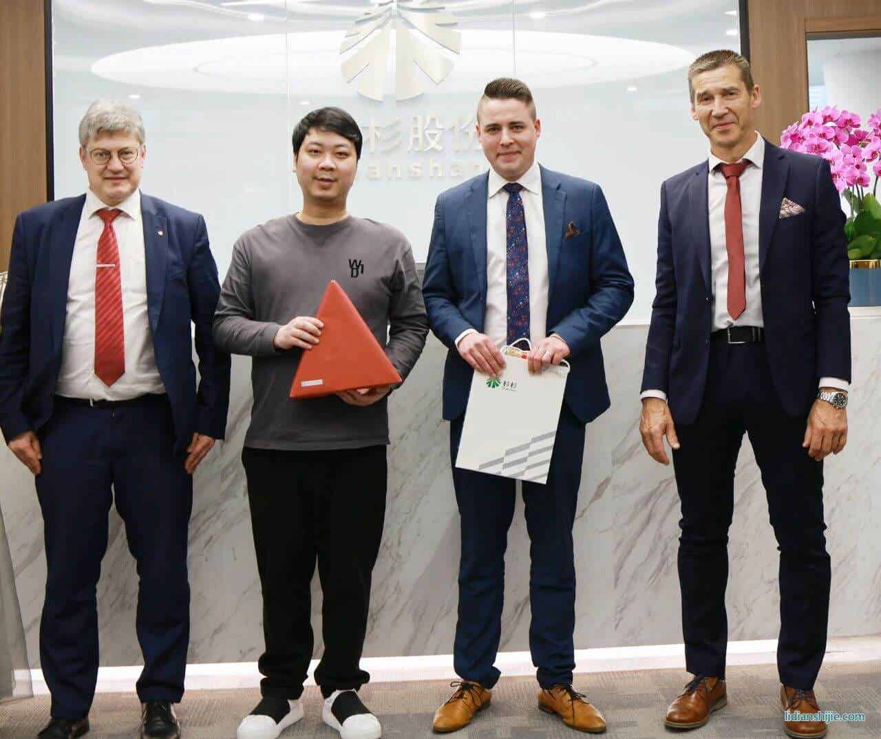 4月19日，芬兰科斯霍尔姆市议会主席Christoffer Ingo、市长Rurik Ahlberg、技术总监Ben Antell及芬兰投资署成员一行莅临杉杉