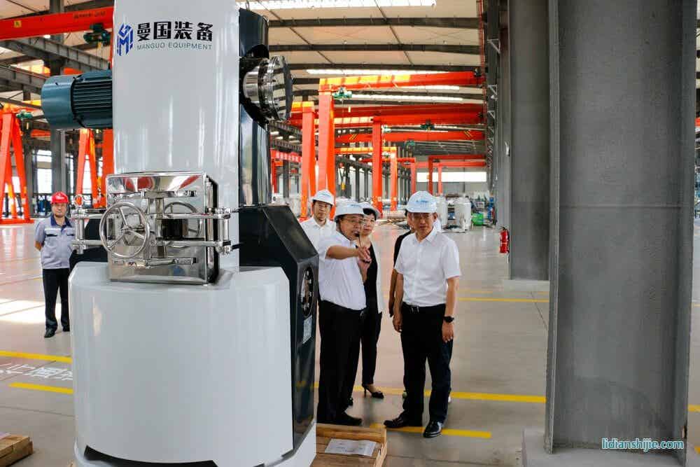 秦皇岛市长莅临曼国装备调研指导工作