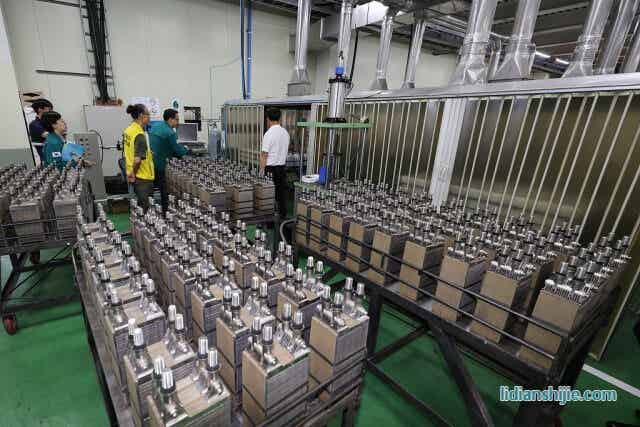 韩国光州尖端科学产业园区一家电池生产企业，相关人士进行紧急安全检查