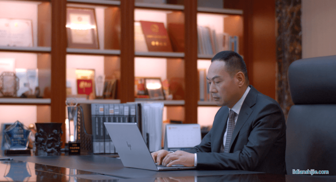 王燕清在工作 王燕清在工作