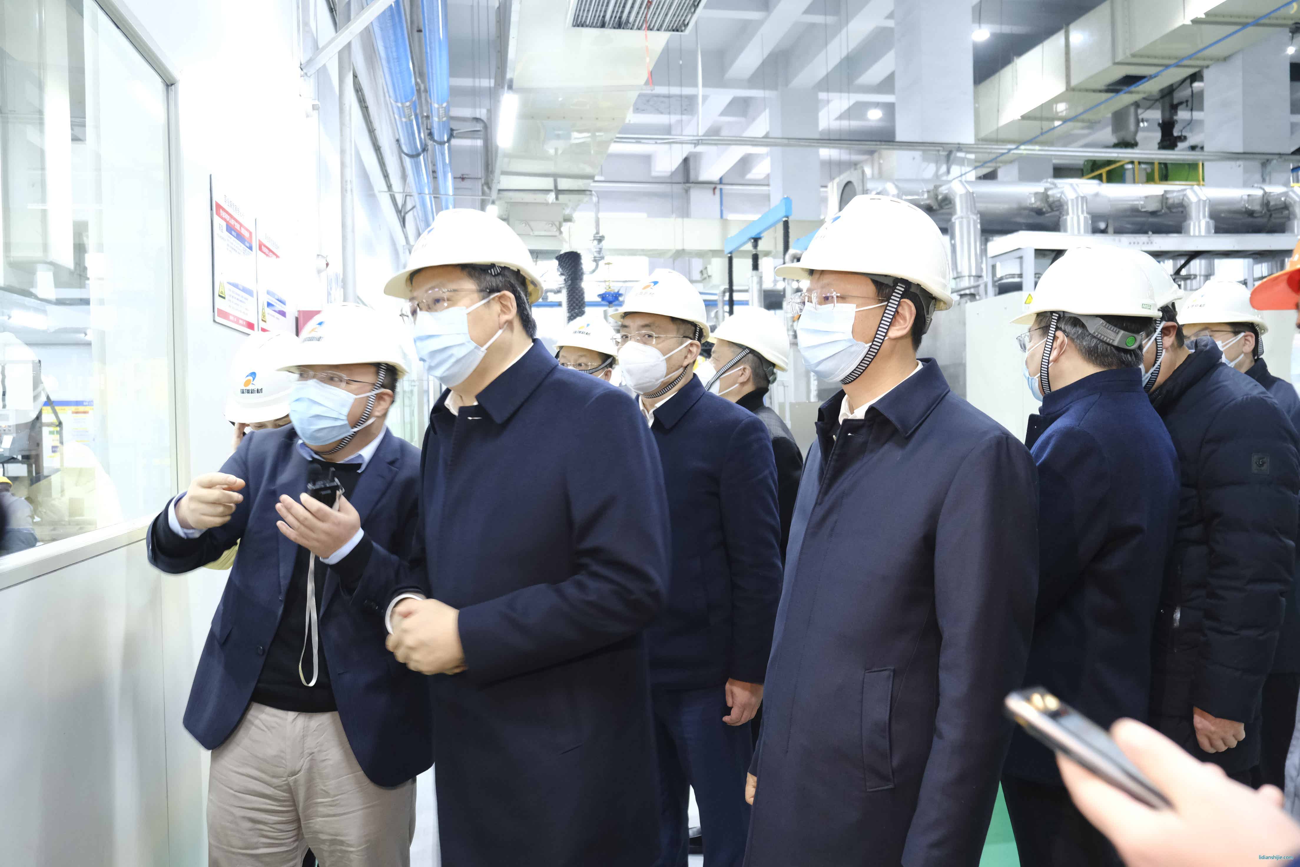 南通市委副书记、代市长吴新明来瑞翔新材调研 南通市委副书记、代市长吴新明来瑞翔新材调研