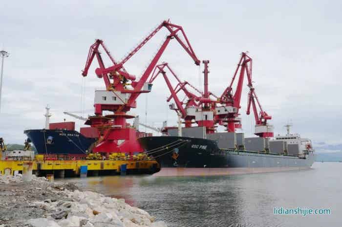 超万金吨镍产品在中伟印尼北莫罗瓦利产业基地园区码头装载完毕 超万金吨镍产品在中伟印尼北莫罗瓦利产业基地园区码头装载完毕